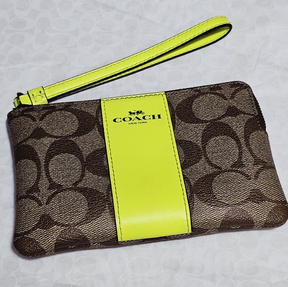 Coach Bright Neon Green Signature Corner Zip Wristlet Wallet 58035 Fluorescent - Picture 4 of 12